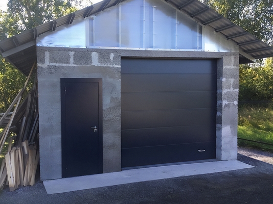 Дверь для гаража