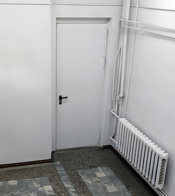 Дверь в техническое помещение