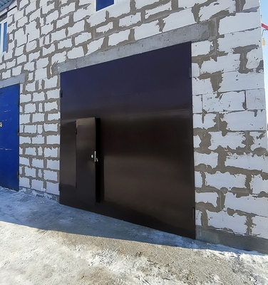 Ворота коричневого цвета