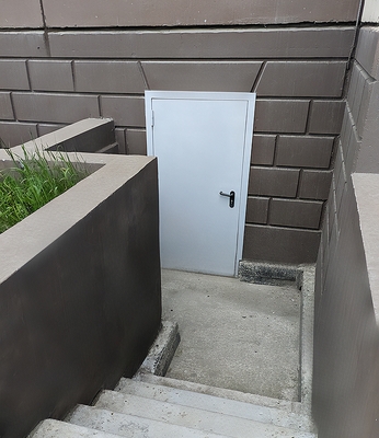 Дверь в ИТП