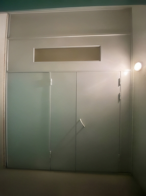 Дверь-перегородка со стеклом