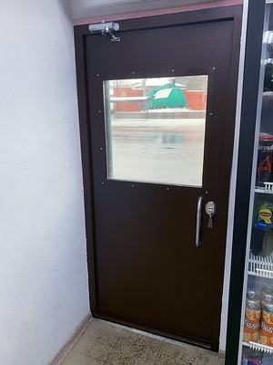 Дверь со стеклопакетом Дверь со стеклопакетом