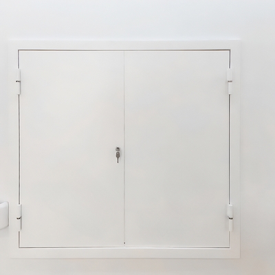 Огнестойкий люк белого цвета