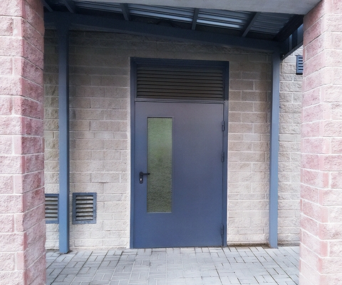 Остекленная с вентиляцией