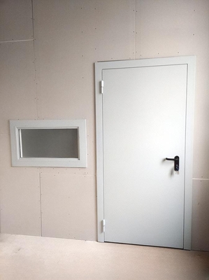 Дверь в рентгенкабинет