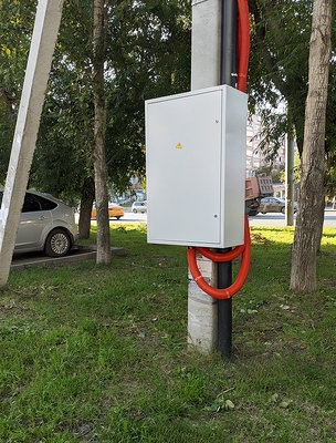 Электрошкаф серого цвета