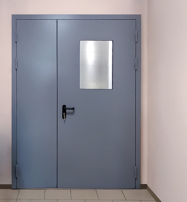 Полуторная дверь с окном