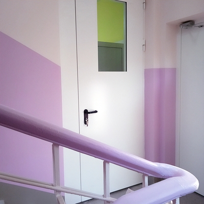 Дверь на лестничную площадку Дверь на лестничную площадку