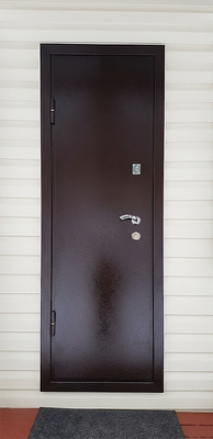 Узкая стальная дверь Узкая стальная дверь