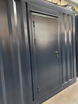 Дверь для бытовки