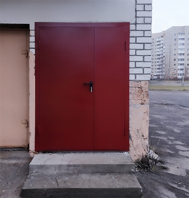 Дверь ei-60 на уличном выходе