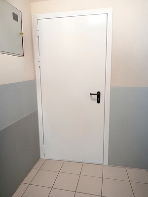 Дверь в магазине