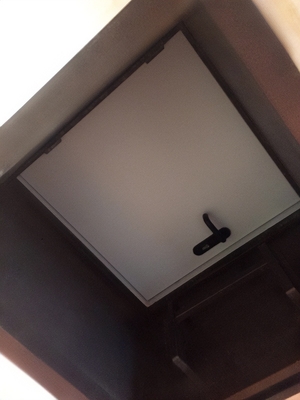 Кровельный огнезащитный люк Кровельный огнезащитный люк