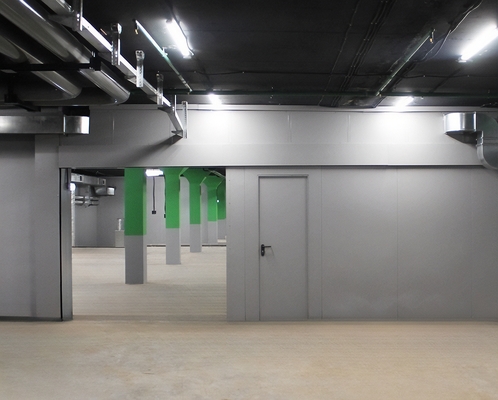 Ворота в подземном паркинге