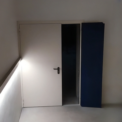 Установленная дверь EI 60