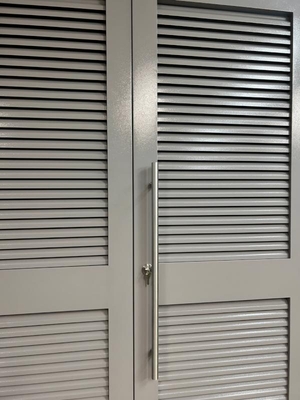 Дверь на подстанции