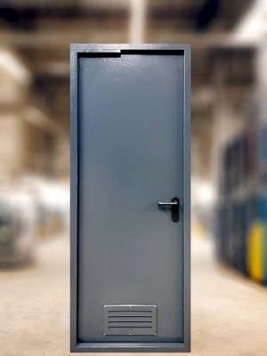 Огнестойкая дверь с вентрешеткой