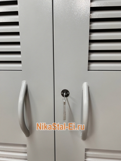 Реечный замок и ручки-скобы