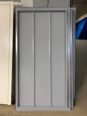 Ревизионная дверца-люк с ребрами жесткости Ревизионная дверца-люк с ребрами жесткости